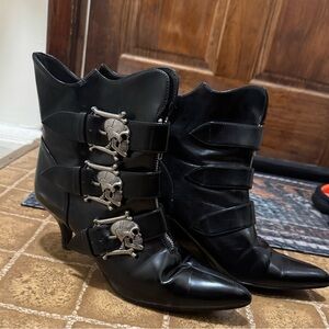 Demonia Fury 06 Ladies Goth Punk Witchy Ankle Silver Skull Buckle Boots Size 9